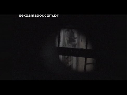 ❤️ Blondie tiġi filmata segretament minn voyeur tal-viċinat moħbi wara briks vojta Porn biss fil-porn mt.appassistance.ru ☑